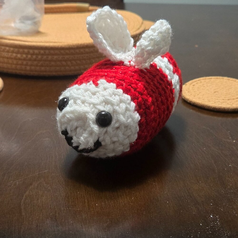 Big Red & White Crochet Bee — Handmade & Full of Buzz! 🐝❤️
